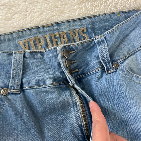 VIP JEANS Distressed, Ripped & Faded.🌼 - Picture 6 of 8
